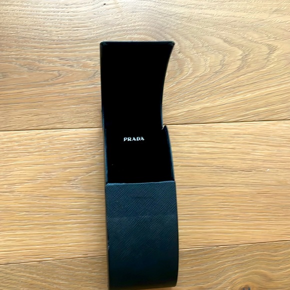 Prada sunglasses black hard shell case - Picture 3 of 4